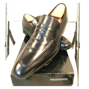 LIKE NEW Magnanni Marc Loafer Black Size 11.5